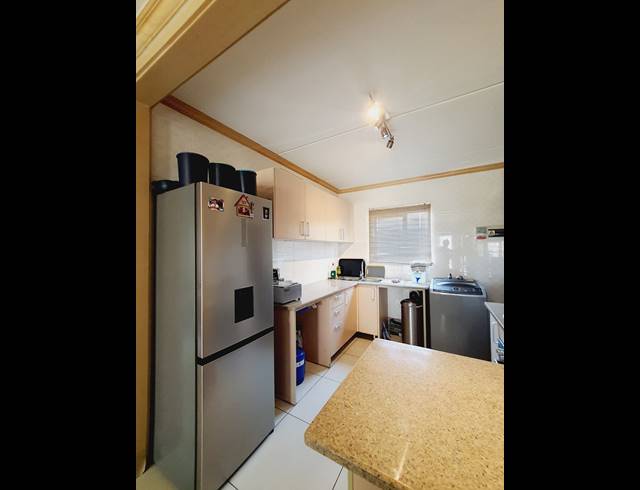 2 BEDROOM APARTMENT FOR SALE IN NOORDWYK